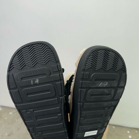 FitFlop GEN-FF Curly-Shearling Crisscross-Lace Ankle Boots - Picture 10 of 15